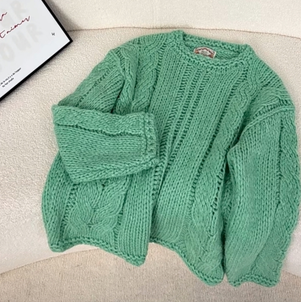 Cozy Green Cable Knit Sweater (M-L)